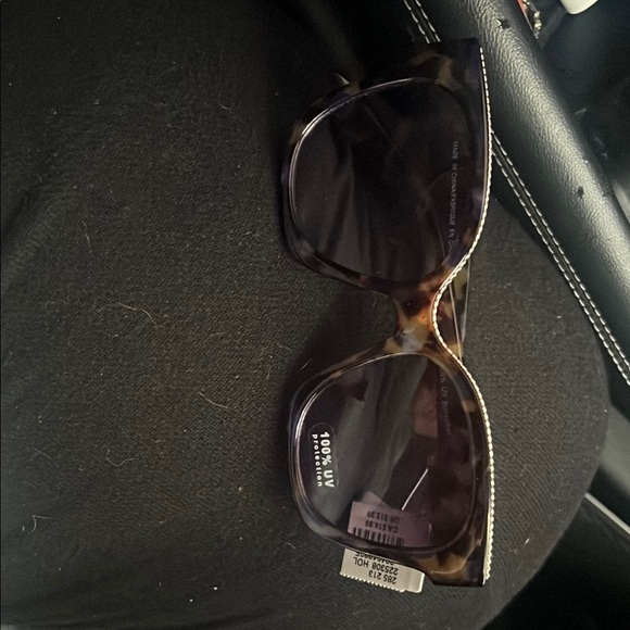 Stylish Tortoise Shell Sunglasses - Picture 4 of 6